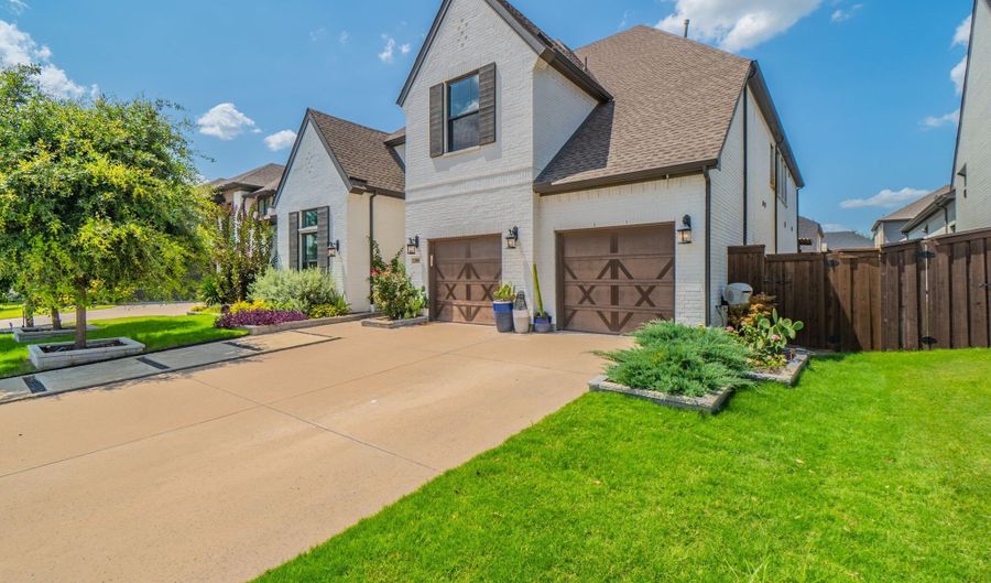 898 Newcastle Dr, Allen, TX 75013 - 5 Beds, 4 Bath