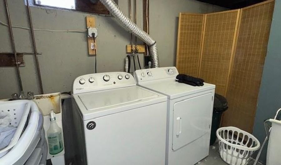 4 Hatherly St, North Providence, RI 02911 - 3 Beds, 2 Bath