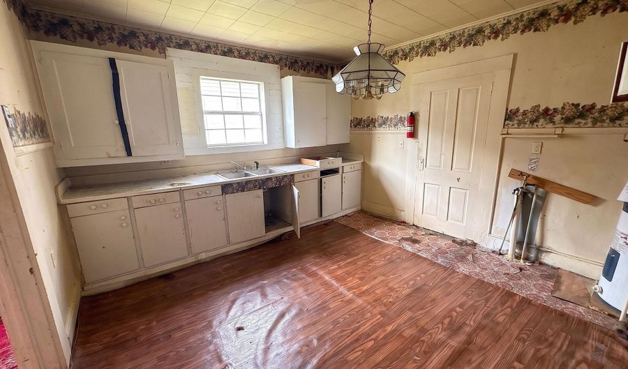 604 Central Ave, Belzoni, MS 39038 - 3 Beds, 1 Bath