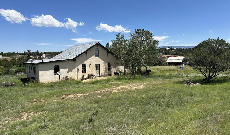 132 E Cedar Road Rd, Capitan, NM 88316 - 3 Beds, 1 Bath