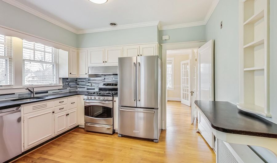 4509 HIGHLAND Ave, Bethesda, MD 20814 - 3 Beds, 2 Bath