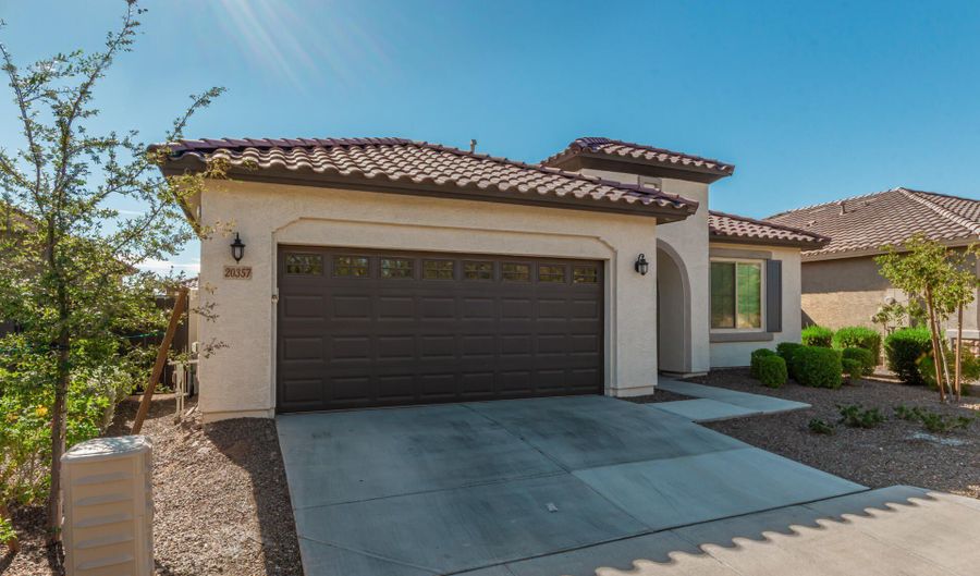 20357 W HILLCREST Blvd, Buckeye, AZ 85396 - 2 Beds, 2 Bath