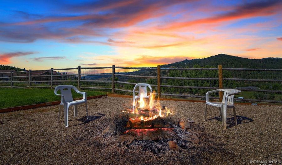 65 Peregrine, Boise, ID 83716 - 5 Beds, 4 Bath