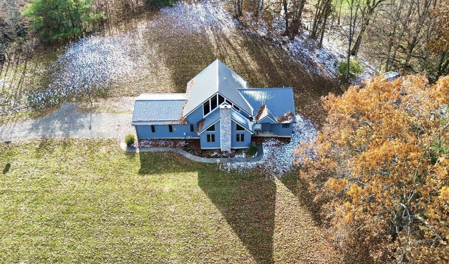 3055 Glenfinnan Dr, Albany, OH 45710 - 3 Beds, 4 Bath