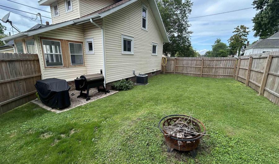 105 E Washington St, Attica, IN 47918 - 2 Beds, 1 Bath