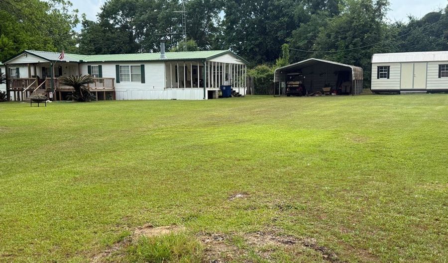 2192 Calhoun Dr, Abbeville, AL 36310 - 3 Beds, 2 Bath