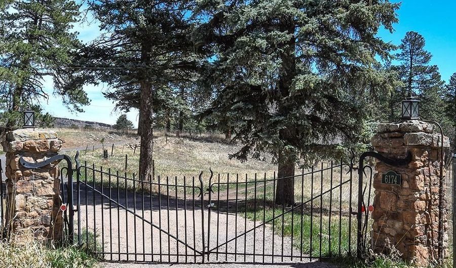 6174 Pennsylvania Ave, Beulah, CO 81023 - 5 Beds, 3 Bath