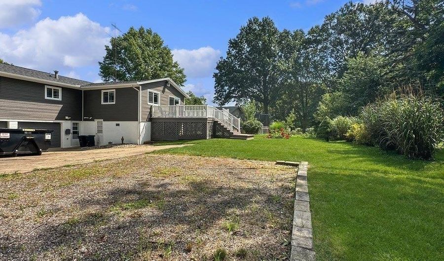 1041 S Columbus Cir, Ashland, OH 44805 - 3 Beds, 3 Bath