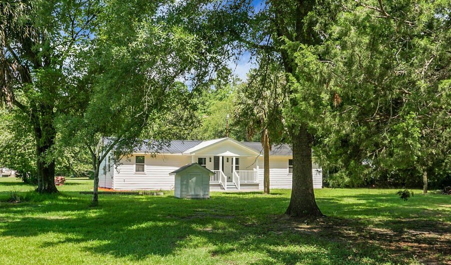 1393 Harristown Rd, Bonneau, SC 29431 - 4 Beds, 2 Bath