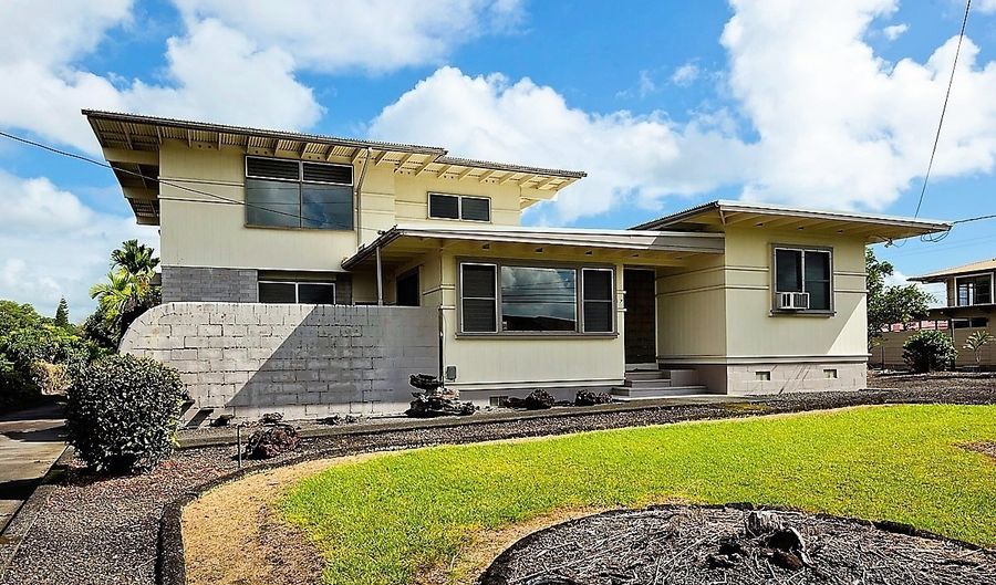 67 E KAWILI St, Hilo, HI 96720 - 3 Beds, 2 Bath