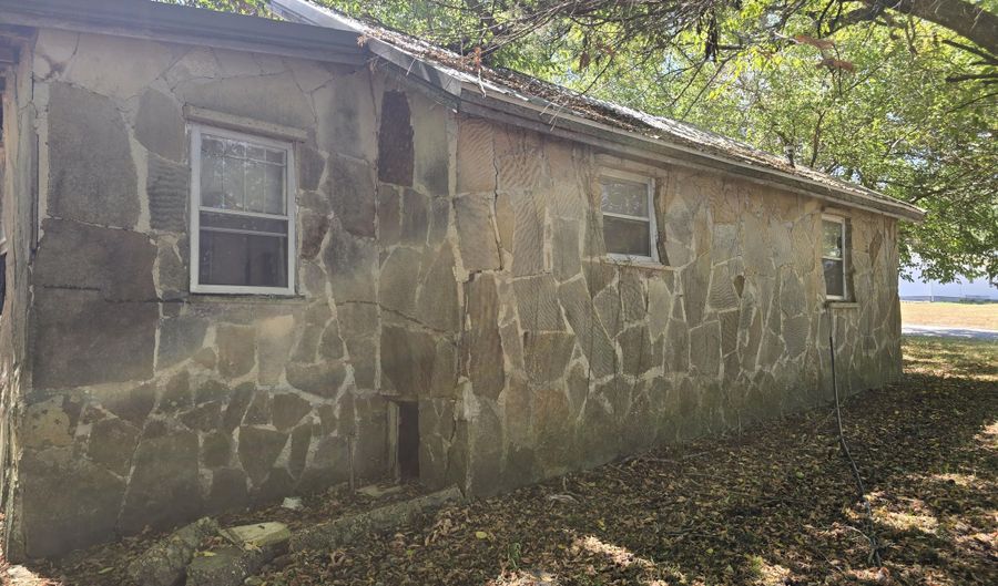 302 S Ritter St, Ava, MO 65608 - 2 Beds, 1 Bath