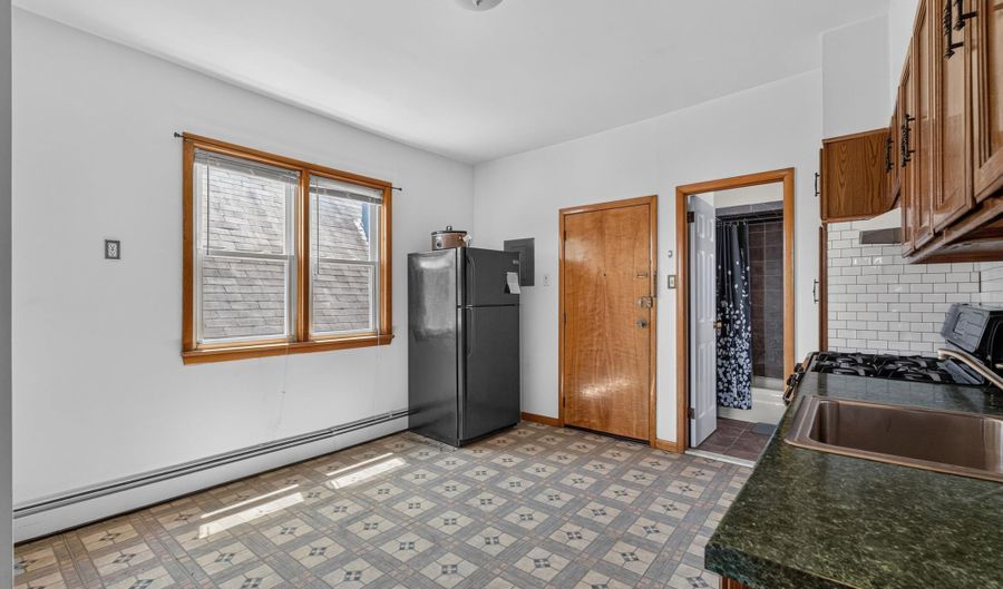 25 W 15TH St #6, Bayonne, NJ 07002 - 2 Beds, 1 Bath