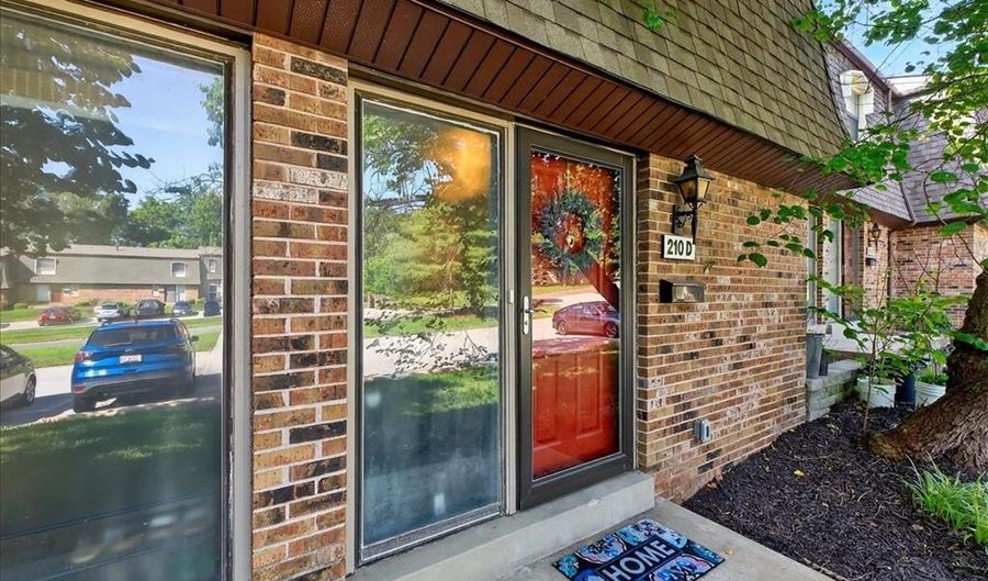 210 Braeshire Dr D, Ballwin, MO 63021 - 2 Beds, 2 Bath