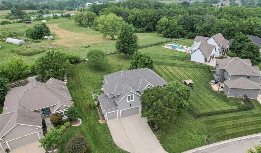3118 N 128th St, Kansas City, KS 66109 - 4 Beds, 5 Bath