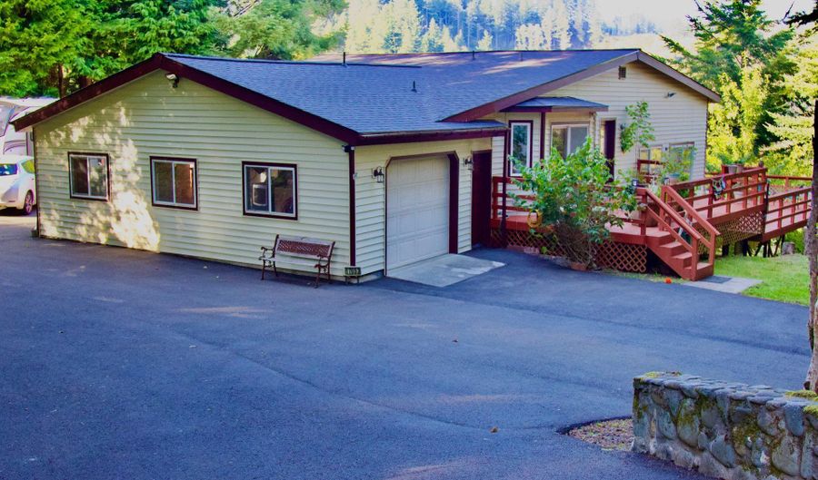 17053 EASTWOOD Ln, Brookings, OR 97415 - 3 Beds, 2 Bath
