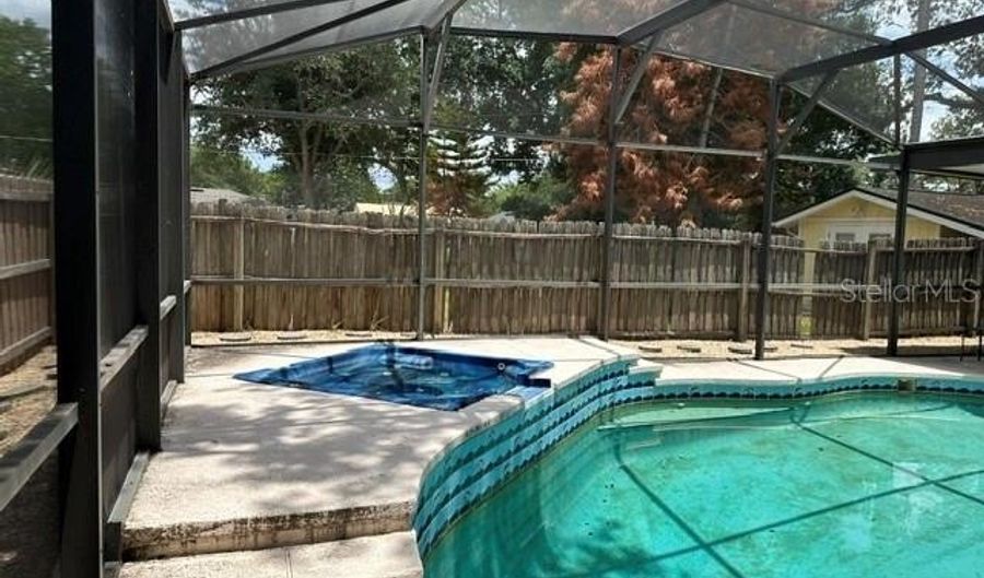 2819 ELIZABETH Ave, Orlando, FL 32804 - 2 Beds, 2 Bath