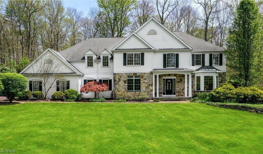 875 Cascades Dr, Aurora, OH 44202 - 5 Beds, 6 Bath