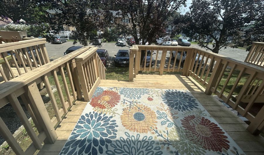 5 Deer Run 5, Bethel, CT 06801 - 2 Beds, 2 Bath