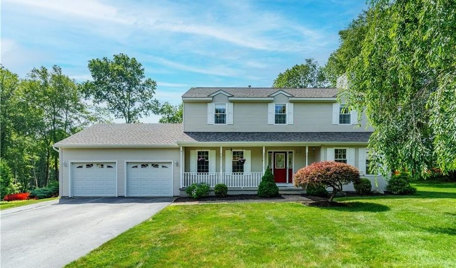 33 Oak Hill Dr, Johnston, RI 02919 - 4 Beds, 3 Bath