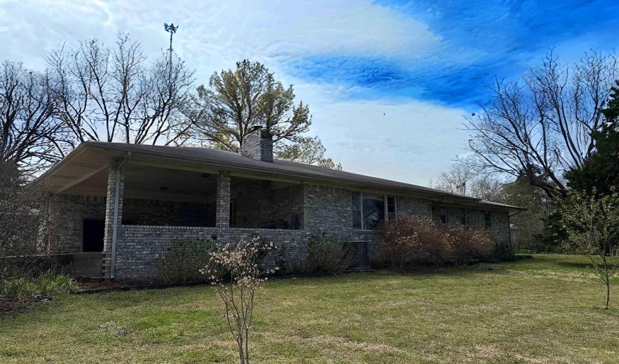 40 Sutton Ln, Batesville, AR 72501 - 3 Beds, 3 Bath