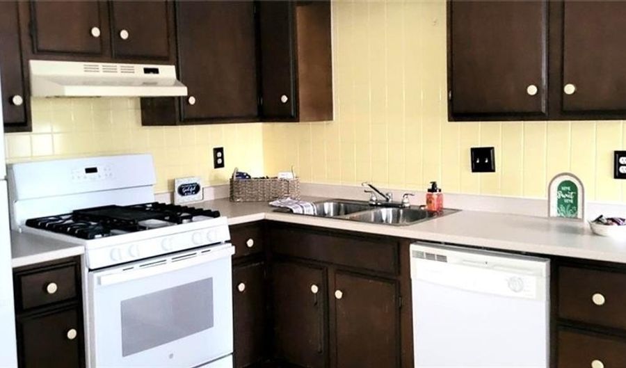 5 Garibaldi St 36, North Providence, RI 02911 - 2 Beds, 1 Bath