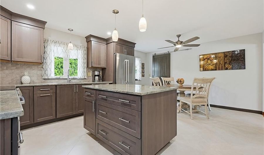 3 King St, Bristol, RI 02809 - 3 Beds, 2 Bath