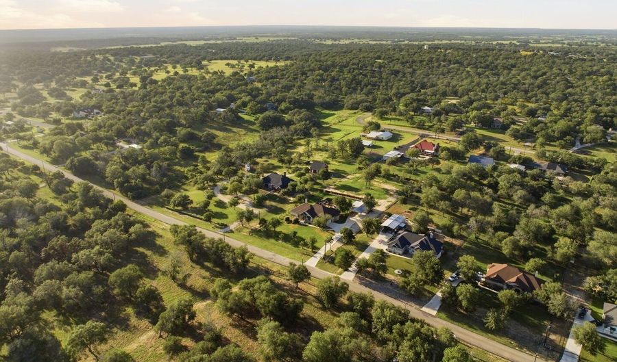 1009 Bluebonnet Ln, Adkins, TX 78101 - 4 Beds, 3 Bath