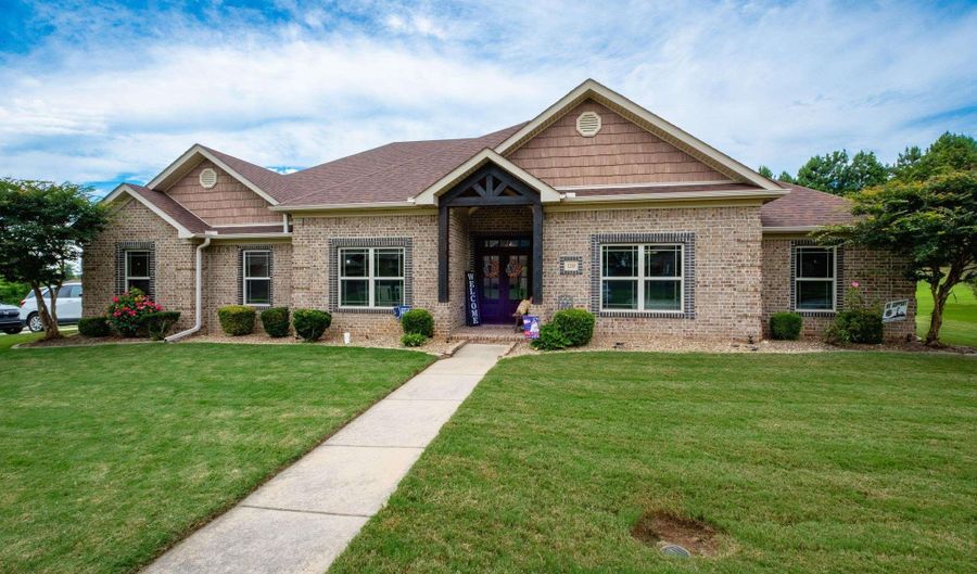1200 Nature Way, Benton, AR 72019 - 4 Beds, 3 Bath
