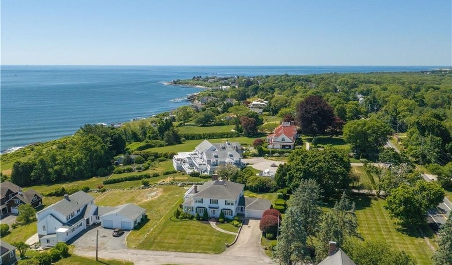 7 Jenckes Ct, Narragansett, RI 02882 - 4 Beds, 4 Bath