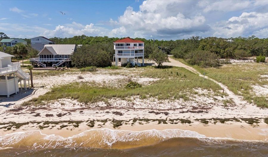 6 Kingfish St, Alligator Point, FL 32346 - 4 Beds, 3 Bath