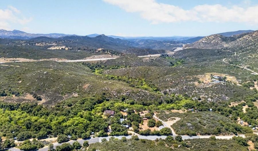 24185 Wildwood Glen Ln, Alpine, CA 91901 - 6 Beds, 3 Bath