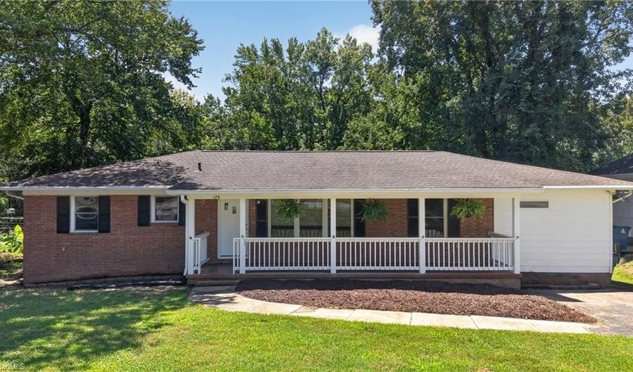 128 Englewood Dr, Archdale, NC 27263 - 4 Beds, 2 Bath