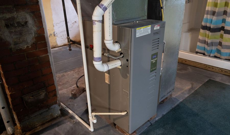 316 W 8Th St, Bicknell, IN 47512 - 2 Beds, 2 Bath