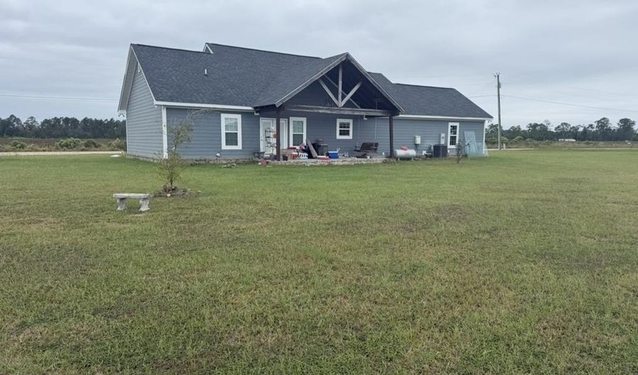 228 Zoarbella Dr, Baxley, GA 31513 - 3 Beds, 3 Bath