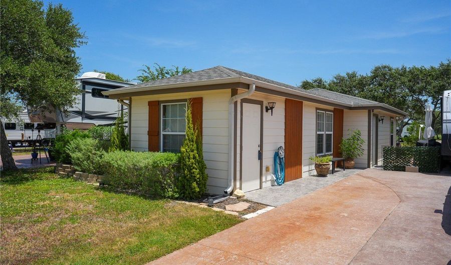 72 Augusta, Aransas Pass, TX 78336 - 2 Beds, 1 Bath