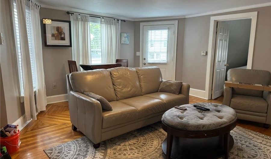 4 Hammond St 5, Newport, RI 02840 - 3 Beds, 1 Bath