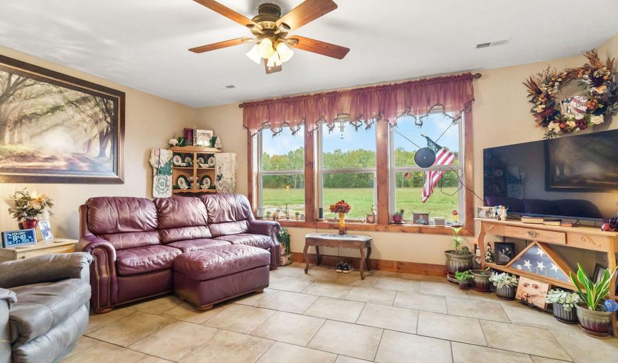 2403 State Hwy W, Ava, MO 65608 - 2 Beds, 1 Bath