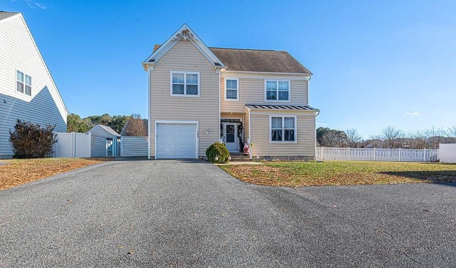 207 ENTERPRISE Dr, Berlin, MD 21811 - 3 Beds, 3 Bath