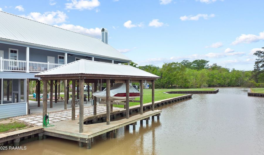 9406 Amberjack Ln, Abbeville, LA 70510 - 4 Beds, 5 Bath