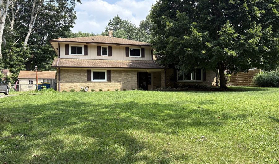 8415 S Delaware St, Indianapolis, IN 46227 - 4 Beds, 3 Bath