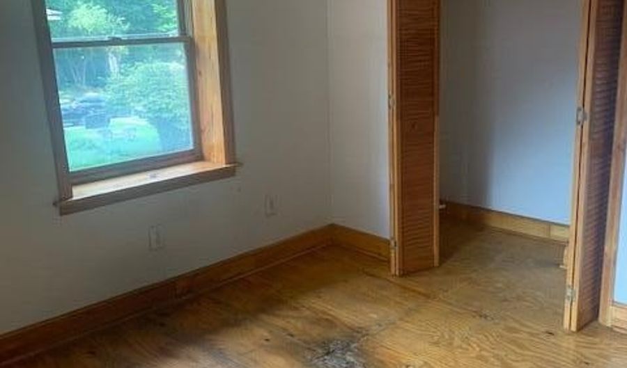 1710 Derby Rd, Appalachia, VA 24216 - 6 Beds, 1 Bath