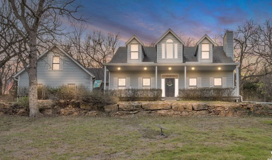 731 E 1100 Rd, Baldwin City, KS 66006 - 3 Beds, 4 Bath