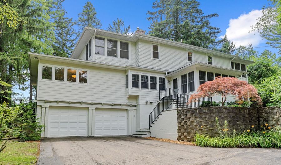 340 Orchard Hills Dr, Ann Arbor, MI 48104 - 3 Beds, 5 Bath