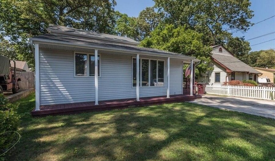 221 Riverside Dr, Bayville, NJ 08721 - 3 Beds, 2 Bath
