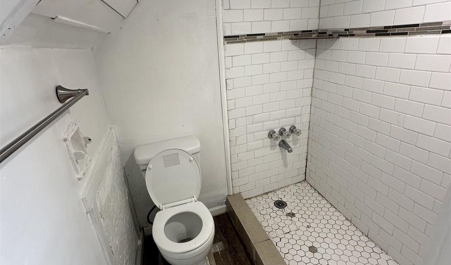 2521 Centennial Ave Ave, Atlantic City, NJ 08401 - 1 Beds, 1 Bath