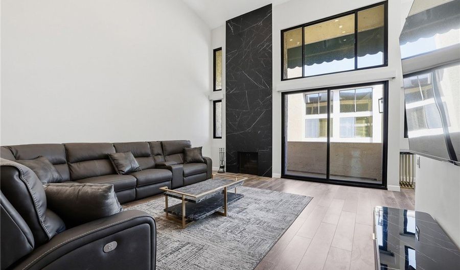 5310 Zelzah Ave 302, Encino, CA 91316 - 2 Beds, 2 Bath