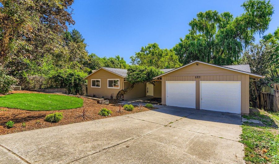680 SW WILLOW CREEK Dr, Beaverton, OR 97003 - 4 Beds, 3 Bath