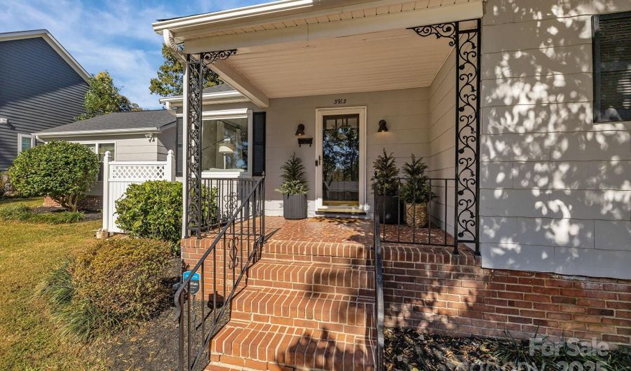 3913 Admiral Ave, Charlotte, NC 28205 - 3 Beds, 1 Bath