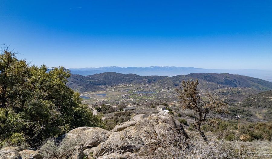 25240 Paramount Dr, Tehachapi, CA 93561 - 0 Beds, 0 Bath