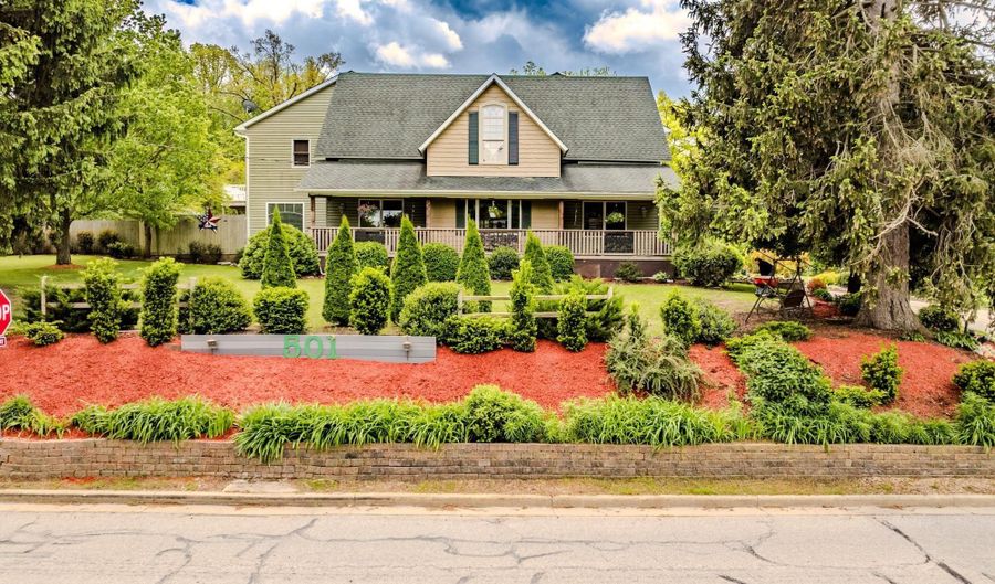 501 W Fox Lake Rd, Angola, IN 46730 - 6 Beds, 6 Bath
